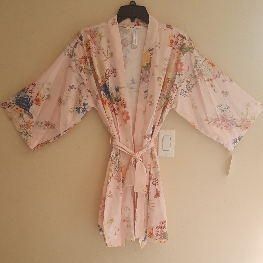 Flora Nikrooz Robe - Picture 2 of 5